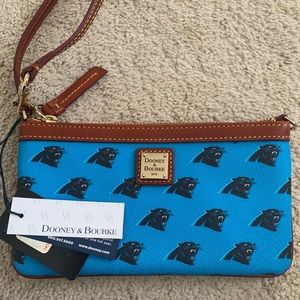 Dooney & Bourke wristlet